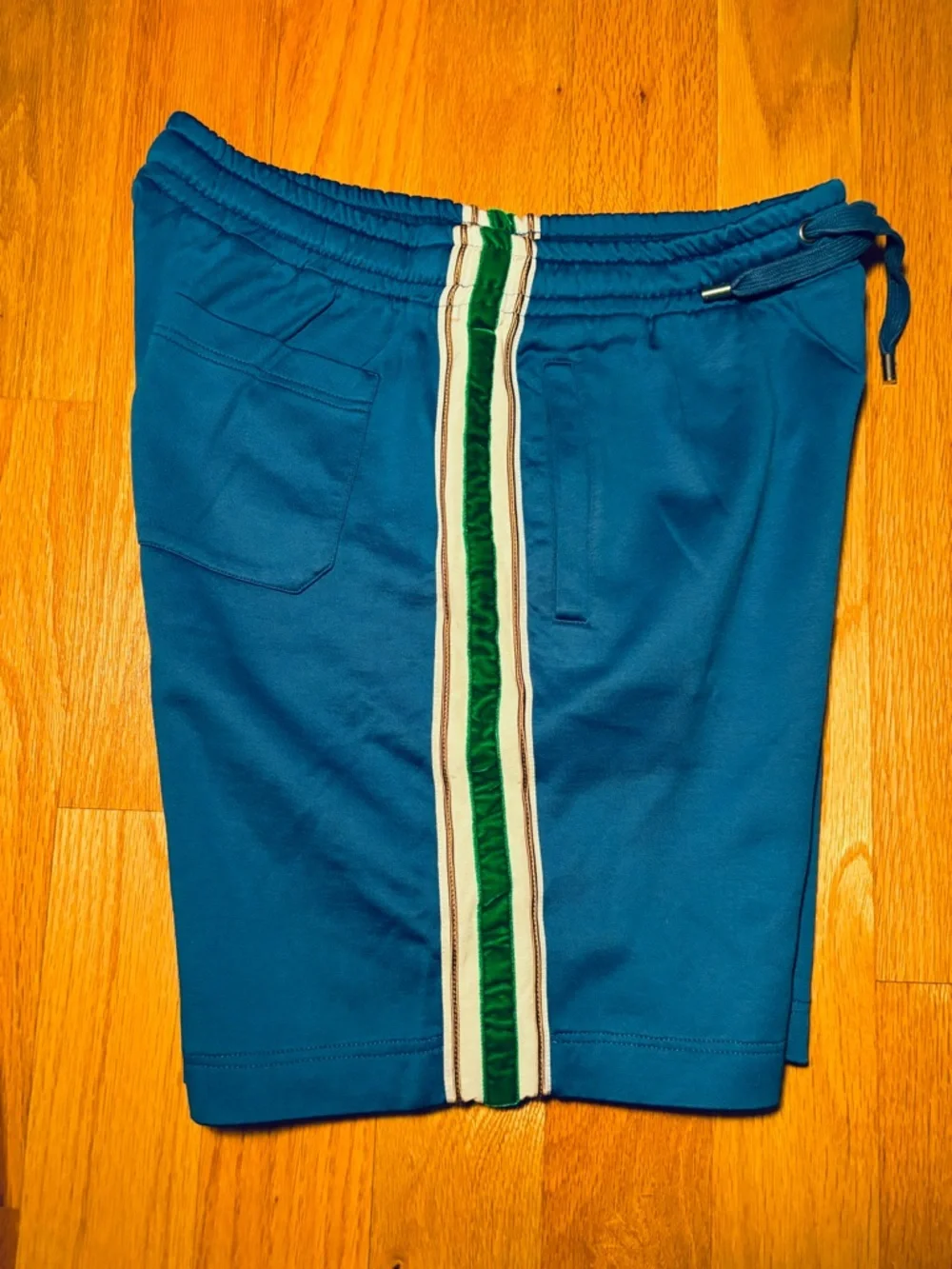 Gucci Logo Stripe Casual Shorts - Picture 3 of 4